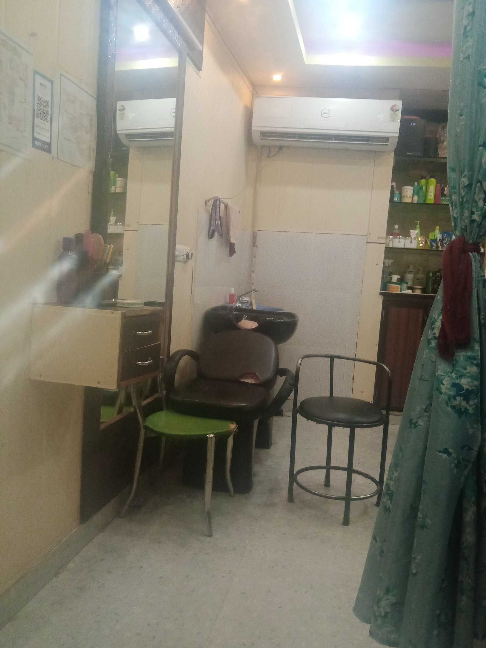 Elegance ladies parlour
