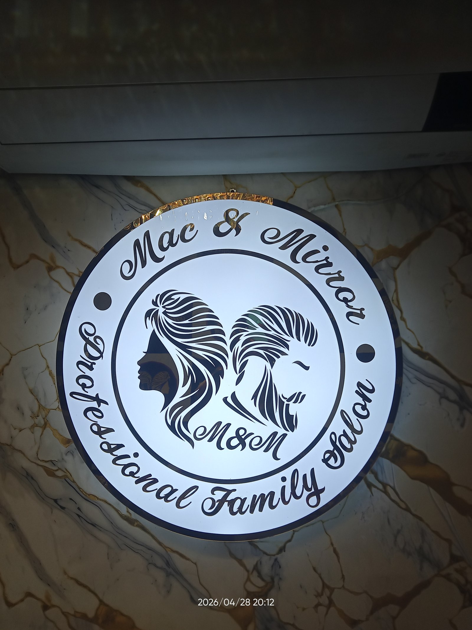 Mac &  Mirror Professional Ladies Salon