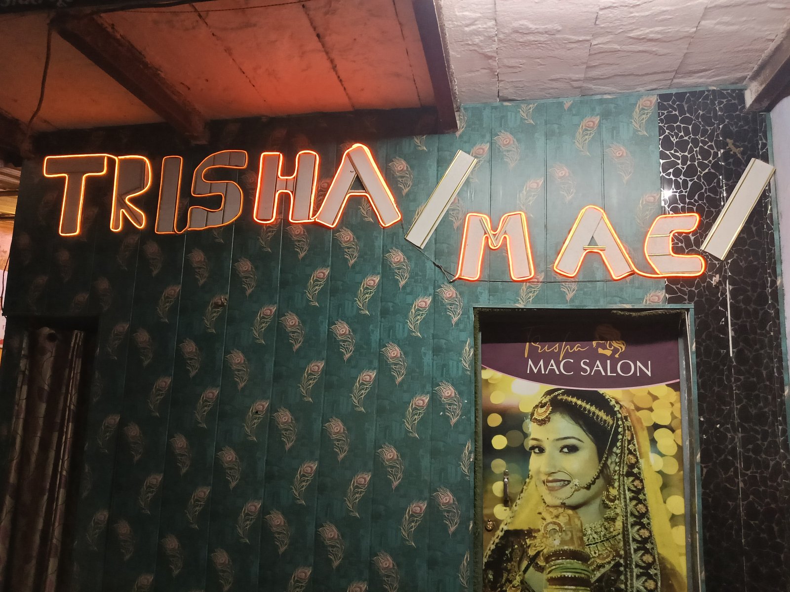 TRISHA MAC SALON